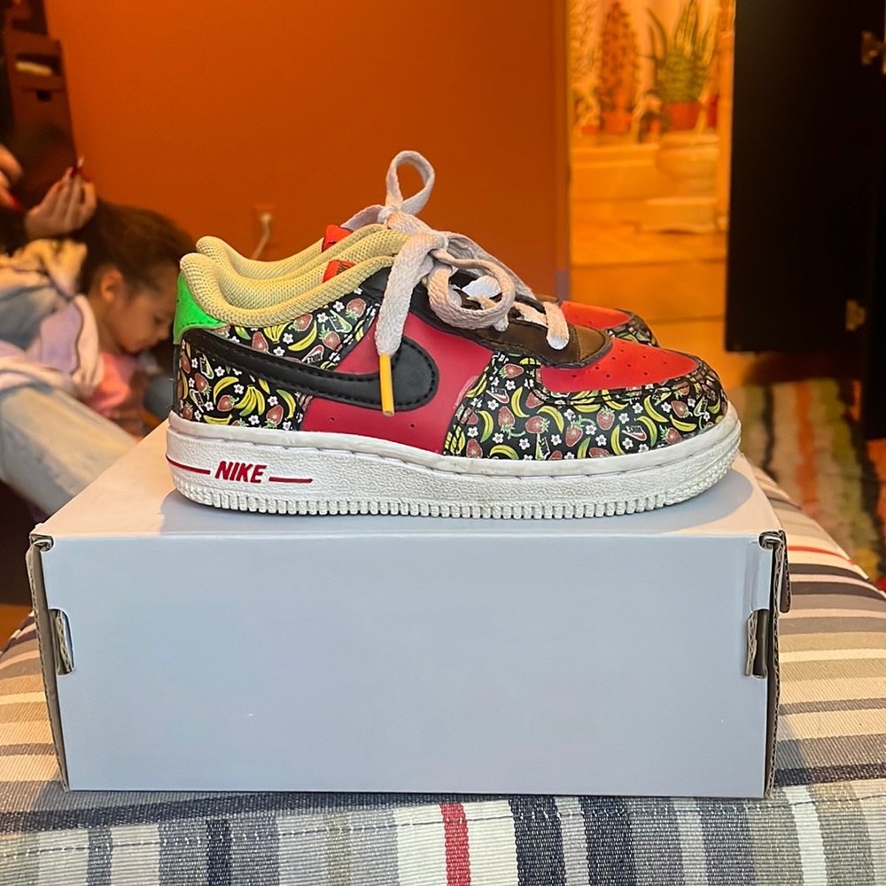 Air Force 1 strawberry banana